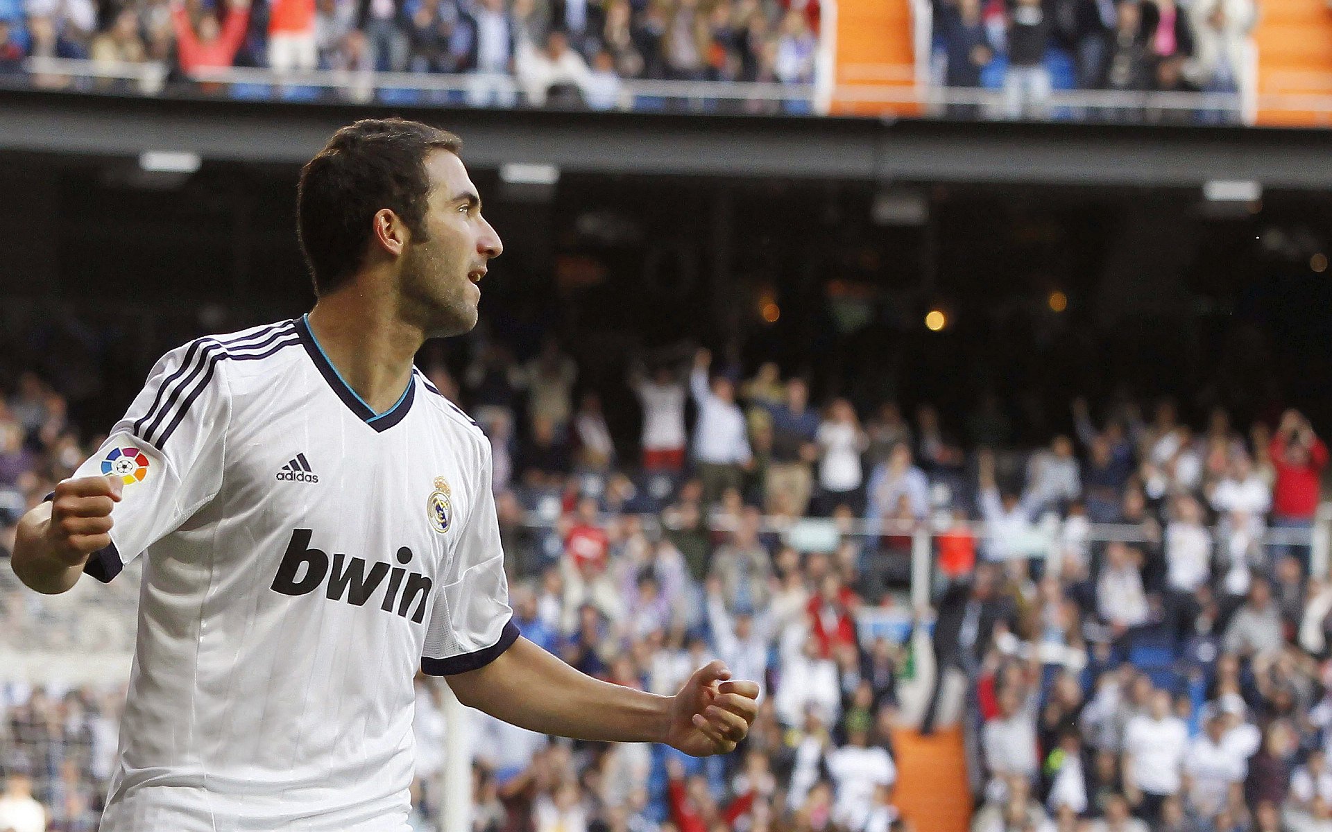 曼城铁蹄踏破尼斯防线，蒂亚戈连续破门锁定胜局