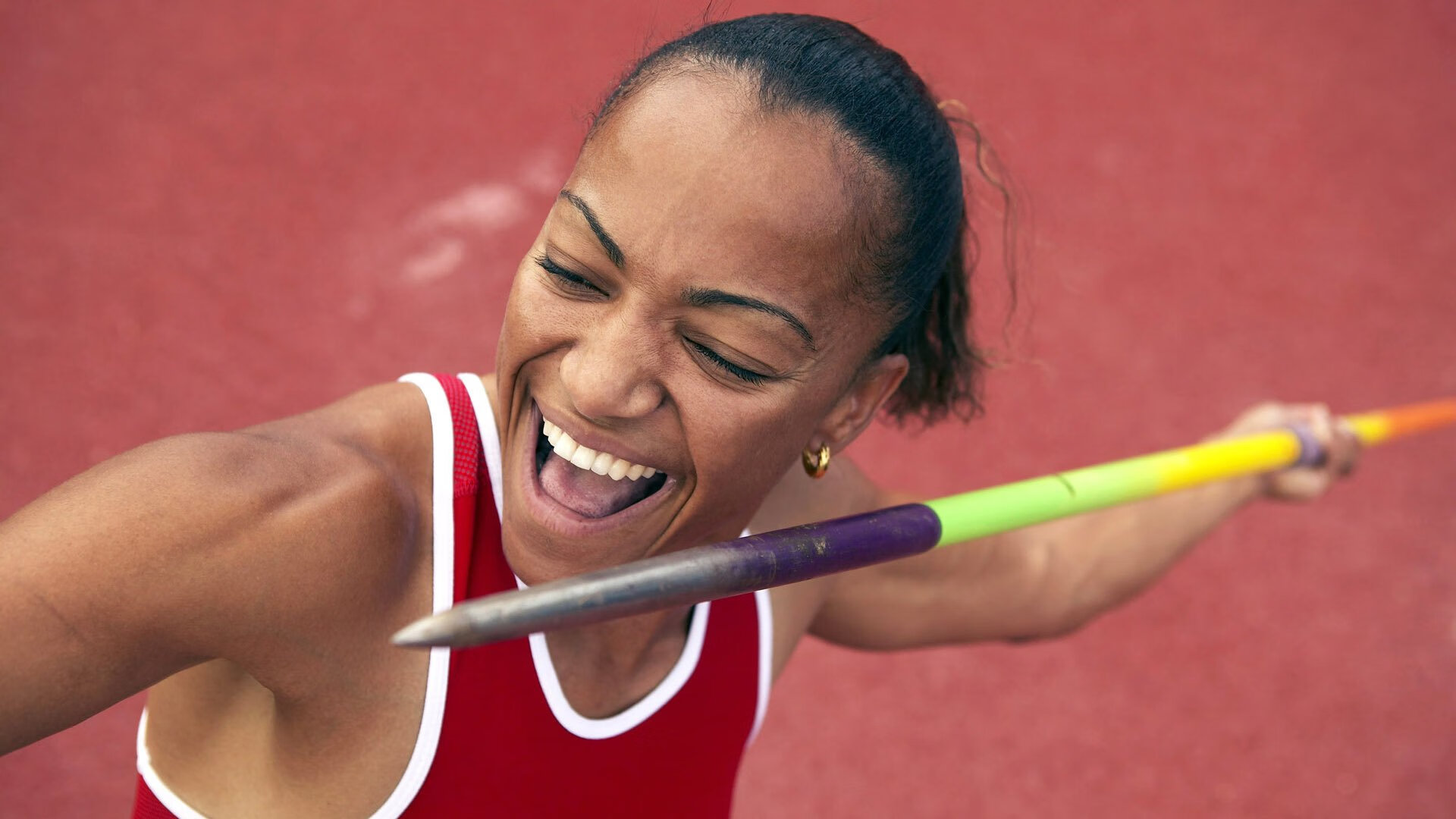 赛道上的新纪元，皮亚斯特里点燃赛场，哈斯鏖战威廉姆斯